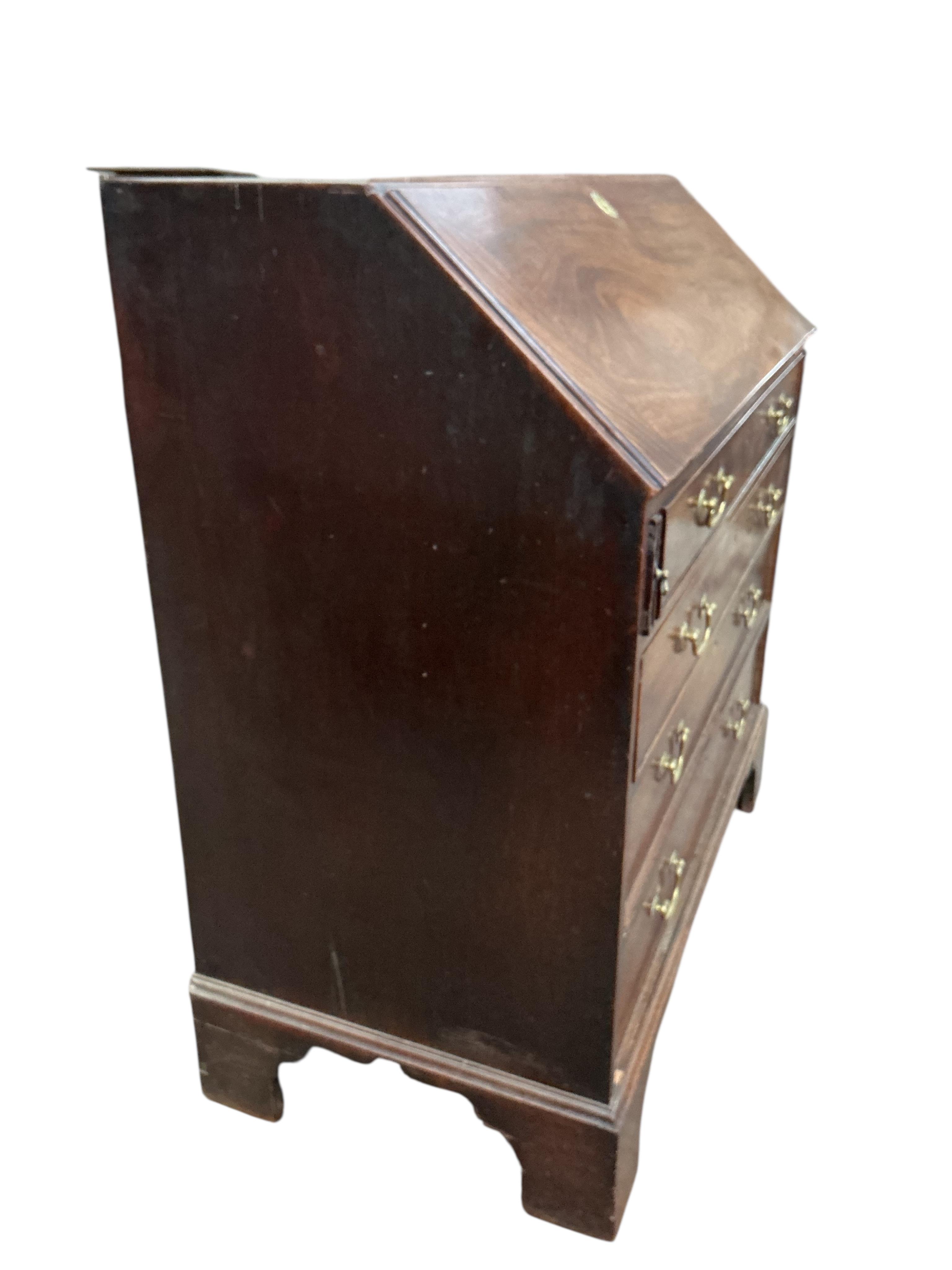 A George III mahogany bureau, width 99cm, depth 52cm, height 105cm